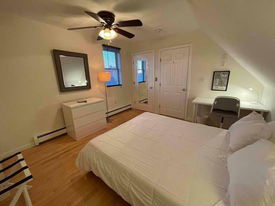 Cozy Condo With All Perks & Parking Close To Encore Casino Everett المظهر الخارجي الصورة