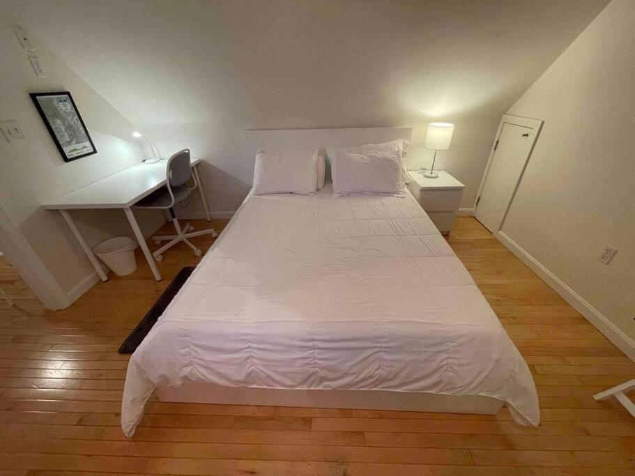 Cozy Condo With All Perks & Parking Close To Encore Casino Everett المظهر الخارجي الصورة