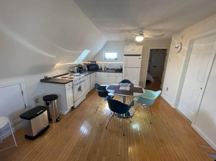 Cozy Condo With All Perks & Parking Close To Encore Casino Everett المظهر الخارجي الصورة